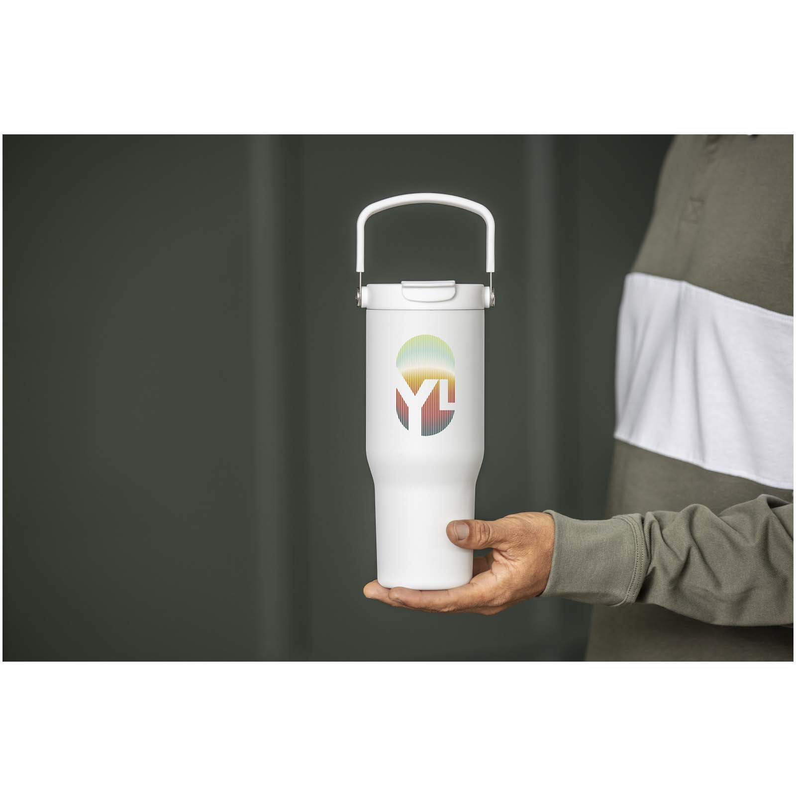 Bronx 900 ml RCS-zertifizierter Kupfer-Vakuum Isolierbecher aus Edelstahl mit Doppelfunktionsdeckel - grau - Stimmung 1