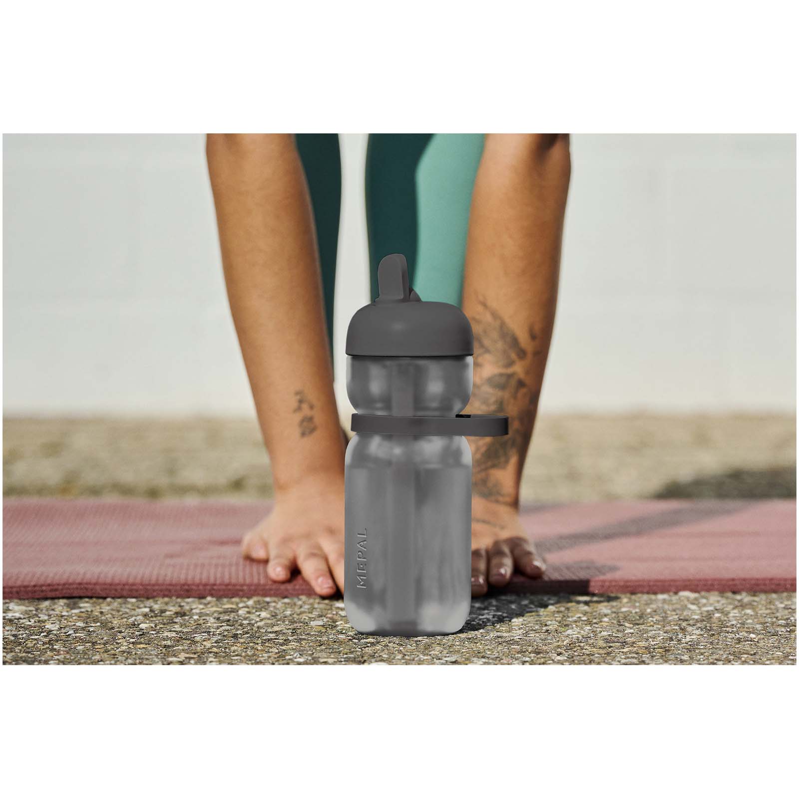 Mepal 600 ml Flip Sportflasche - schwarz - Stimmung 1