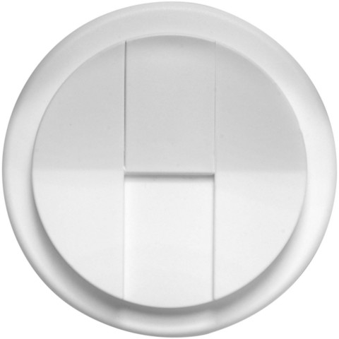Logo-Trinkflaschen auf weißem Hintergrund, Fokus auf Design.