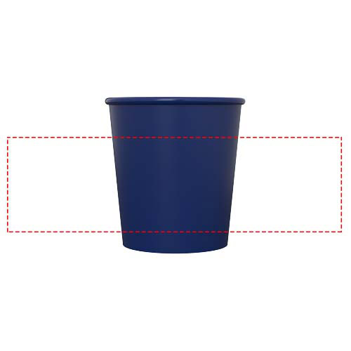 Blauer Becher aus Kunststoff, ideal für Getränke unterwegs.