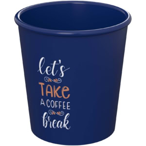 Blauer Trinkbecher mit Spruch 'Let's take a coffee break'.